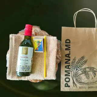 Set funerar cu sticlă de vin Set funerar cu sticlă de vin